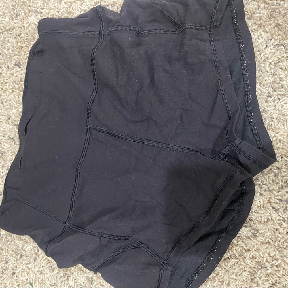 black lululemon shorts